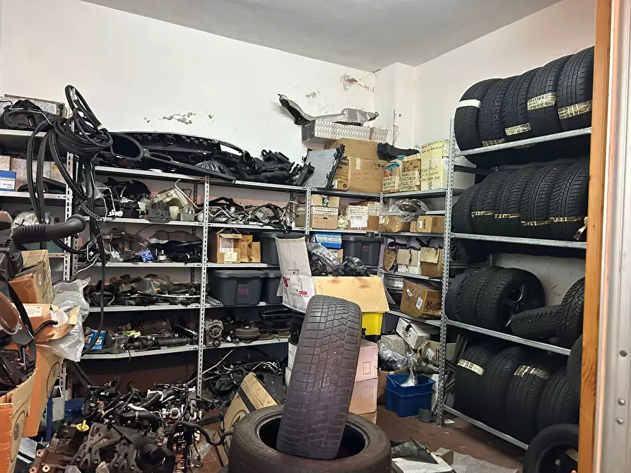 Immagine 17 di Porzione di casa in vendita  a Pietrasanta