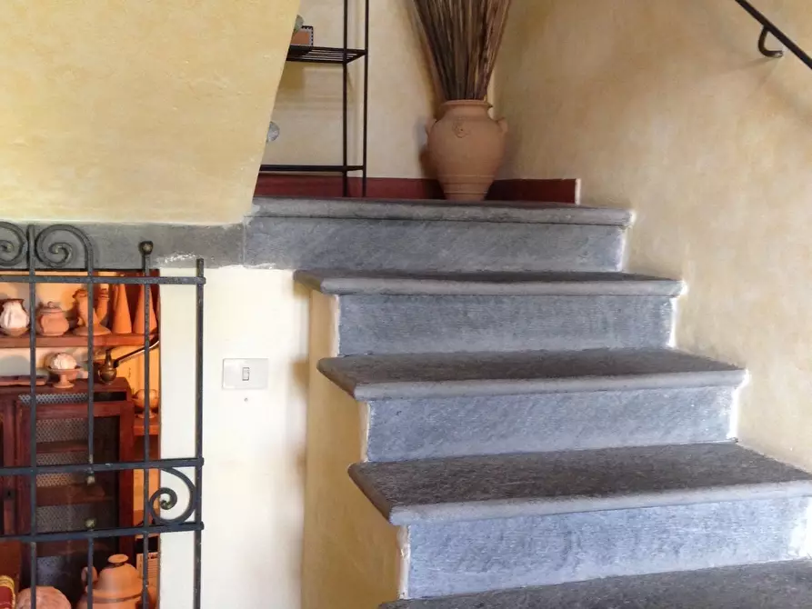 Immagine 14 di Porzione di casa in vendita  a Pietrasanta