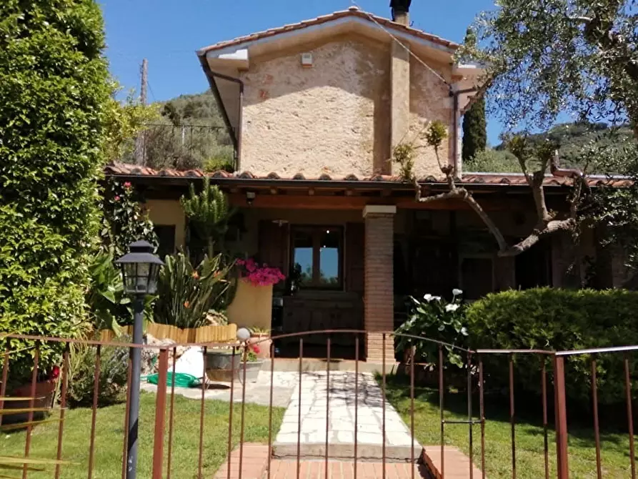 Immagine 3 di Casa indipendente in affitto  a Pietrasanta