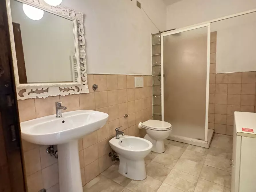 Immagine 18 di Porzione di casa in vendita  a Massa