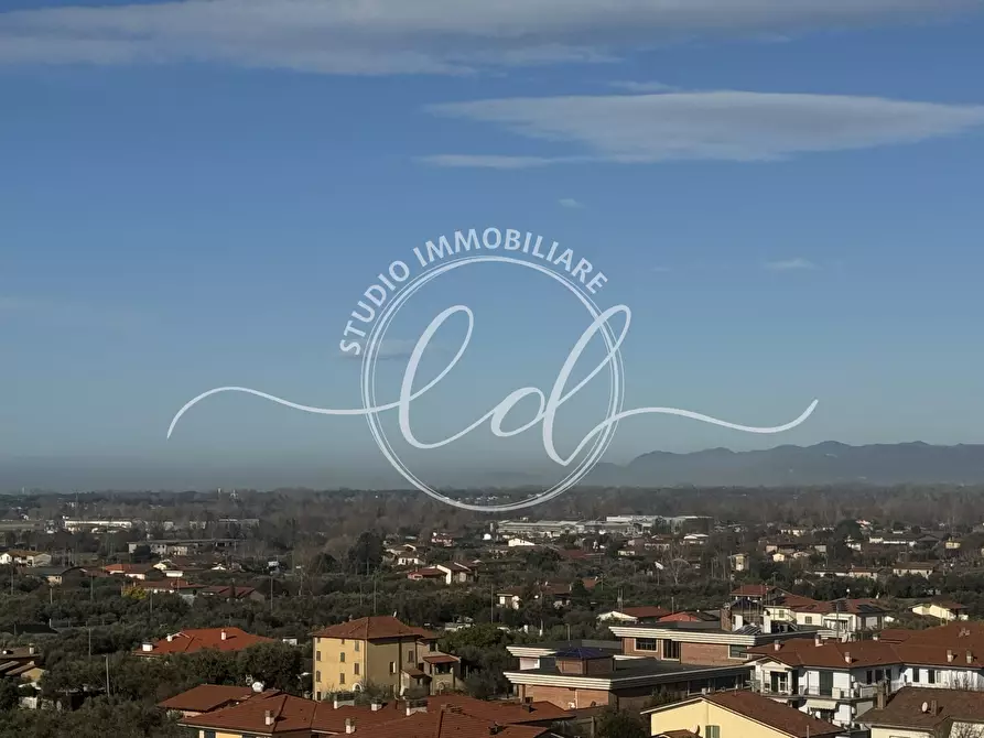 Immagine 19 di Quadrilocale in affitto  a Seravezza