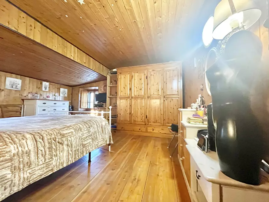 Immagine 32 di Porzione di casa in vendita  a Massarosa