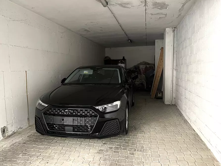 Immagine 4 di Garage in vendita  in Via della Peschiera a Anagni