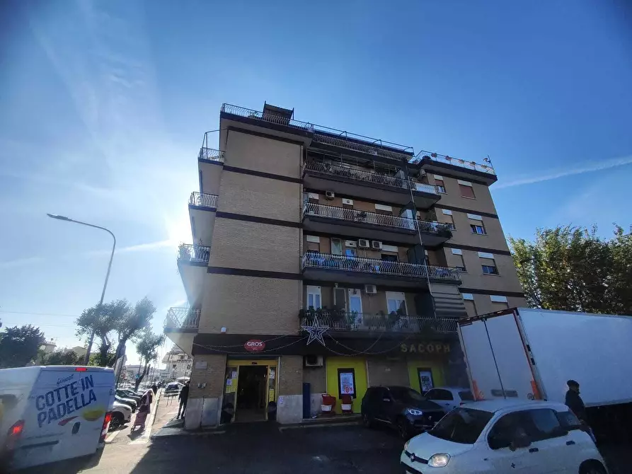 Immagine 1 di Trilocale in vendita  in Via Maremmana Inferiore 199 a Guidonia Montecelio