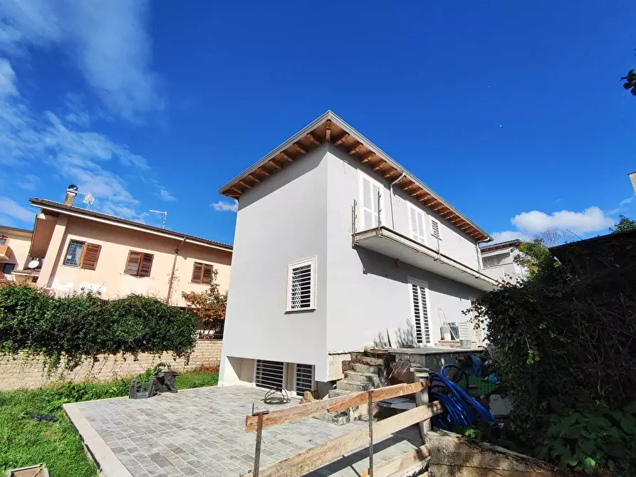 Immagine 4 di Villa in vendita  in via colleferro 64 a Guidonia Montecelio