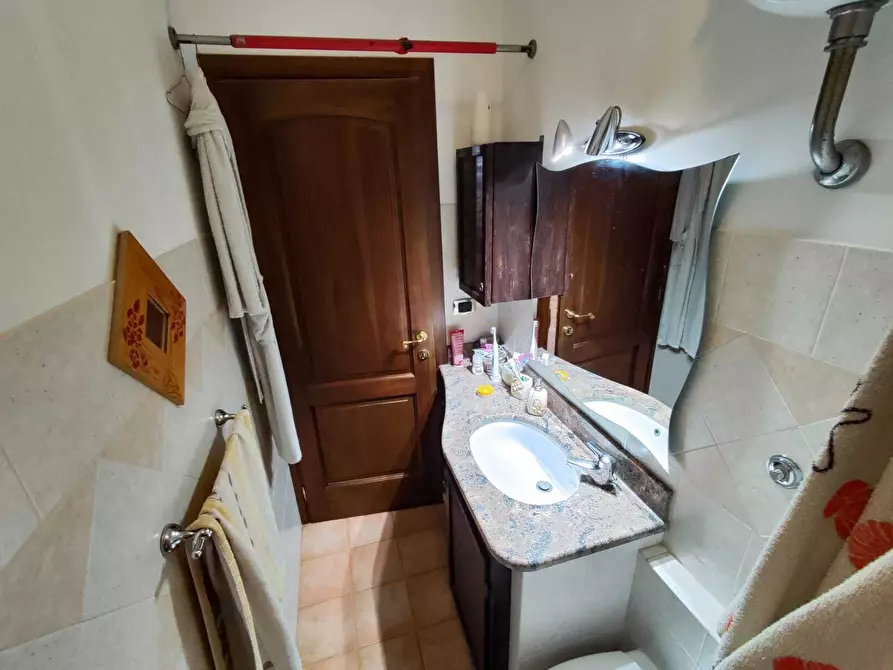 Immagine 30 di Quadrilocale in vendita  in Via Vincenzo Lunardi 2 a Guidonia Montecelio