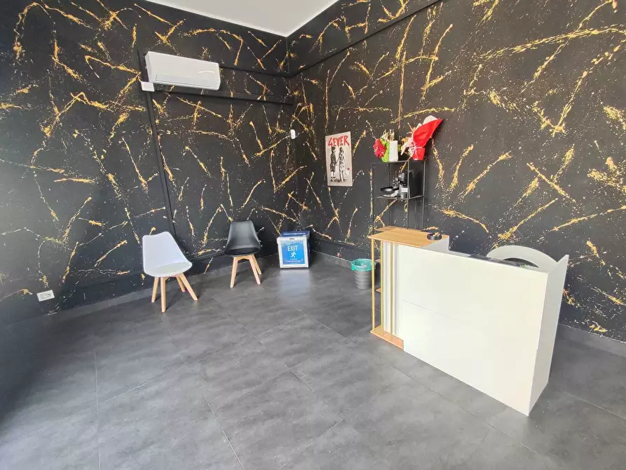 Immagine 13 di Attività commerciale in vendita  in Via Fratelli Bandiera a Guidonia Montecelio