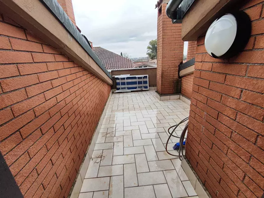 Immagine 22 di Trilocale in vendita  in Via Colle del sole 22 a Guidonia Montecelio