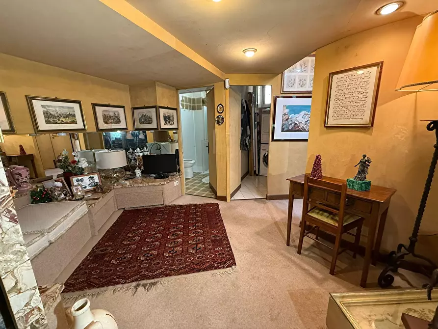 Immagine 55 di Pentalocale in vendita  in Via Salaria 126 a Roma