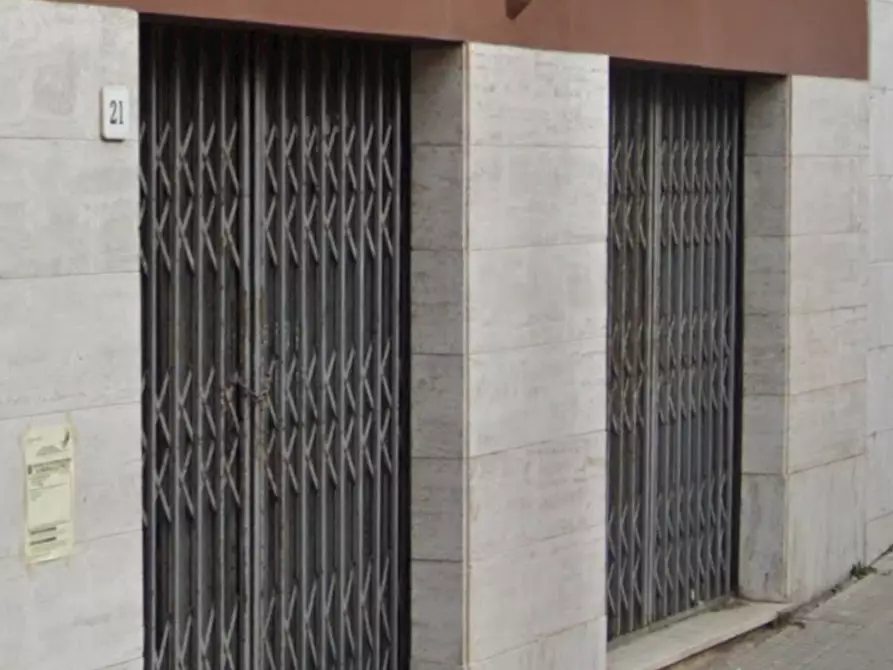 Immagine 1 di Locale commerciale in affitto  a Sassari