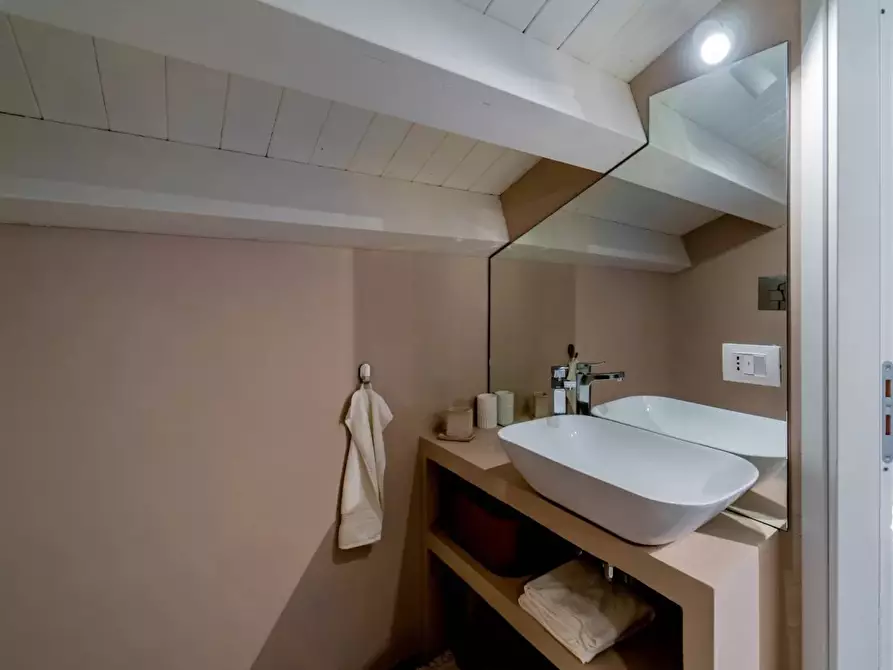 Immagine 23 di Trilocale in vendita  in Via delle Grazie 14 a Siracusa