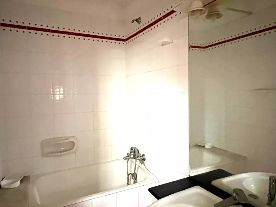 Immagine 15 di Appartamento in vendita  in VIA ADORNO 3 a Siracusa