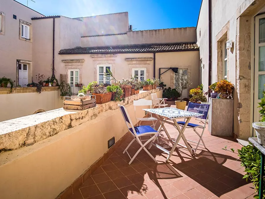 Immagine 1 di Appartamento in vendita  in VIA DELLA MAESTRANZA 72 a Siracusa