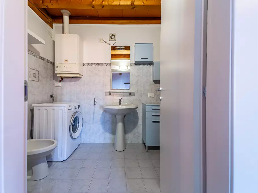 Immagine 13 di Bilocale in vendita  in Via Emilia Ovest 230 a Parma