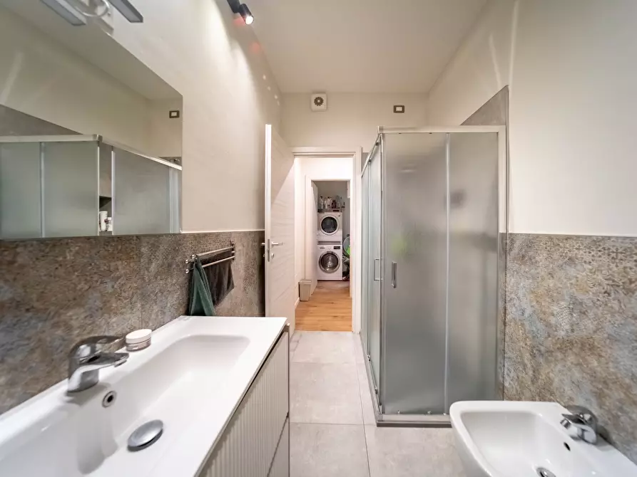 Immagine 27 di Pentalocale in vendita  in borgo basini 3 a Parma