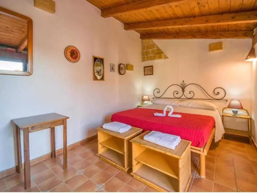 Immagine 13 di Villa in vendita  a Partinico