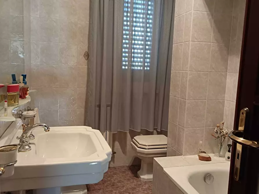 Immagine 32 di Pentalocale in vendita  a Palermo