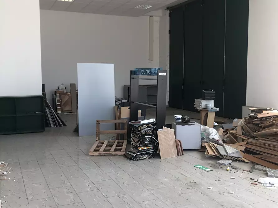 Immagine 10 di Laboratorio in vendita  in Corso Torino 116 a Vigevano