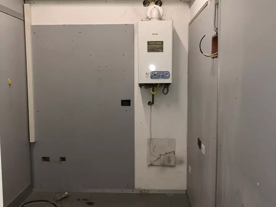 Immagine 9 di Locale commerciale in vendita  in via defendente 29 a Lodi