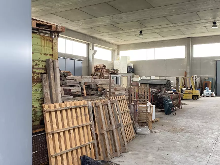 Immagine 3 di Capannone industriale in vendita  in Vicolo Granata 37 a Casalpusterlengo
