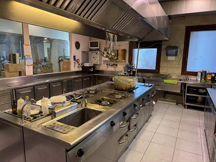 Immagine 2 di Bar / Ristorante in vendita  in Piazza Caduti, 4 a Sant'angelo Lodigiano