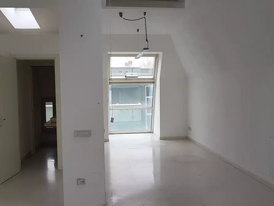 Immagine 17 di Ufficio in affitto  in Via Massimo D'Azeglio 20 a Lodi