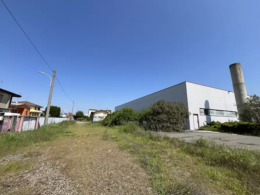 Immagine 15 di Capannone industriale in vendita  in Via Tortona 21 a Vigevano