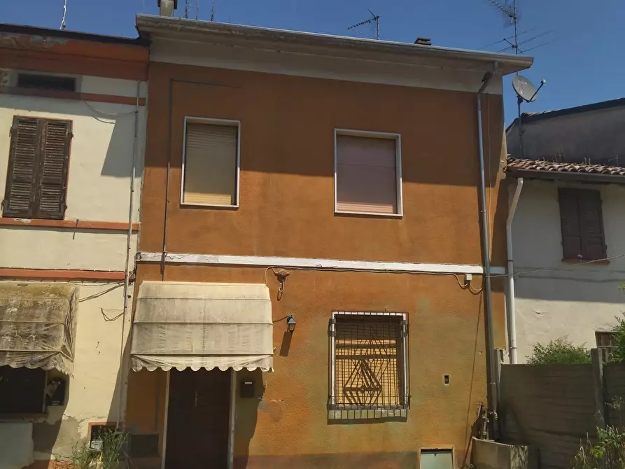 Immagine 1 di Casa indipendente in vendita  in VIA NOCETO 36/38 a Martignana Di Po