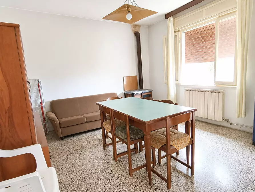 Immagine 2 di Casa indipendente in vendita  a Ceregnano