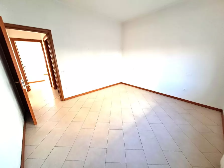 Immagine 8 di Ufficio in vendita  a Rovigo