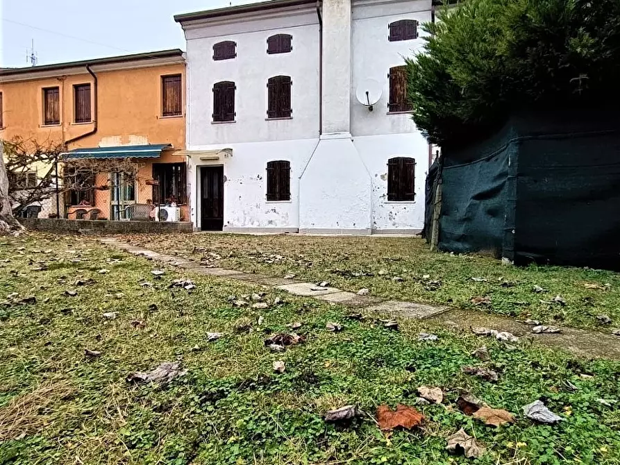 Immagine 1 di Rustico / casale in vendita  a Rovigo