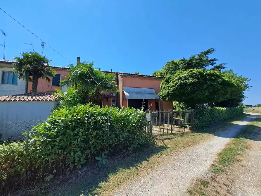 Immagine 26 di Porzione di casa in vendita  a Rovigo