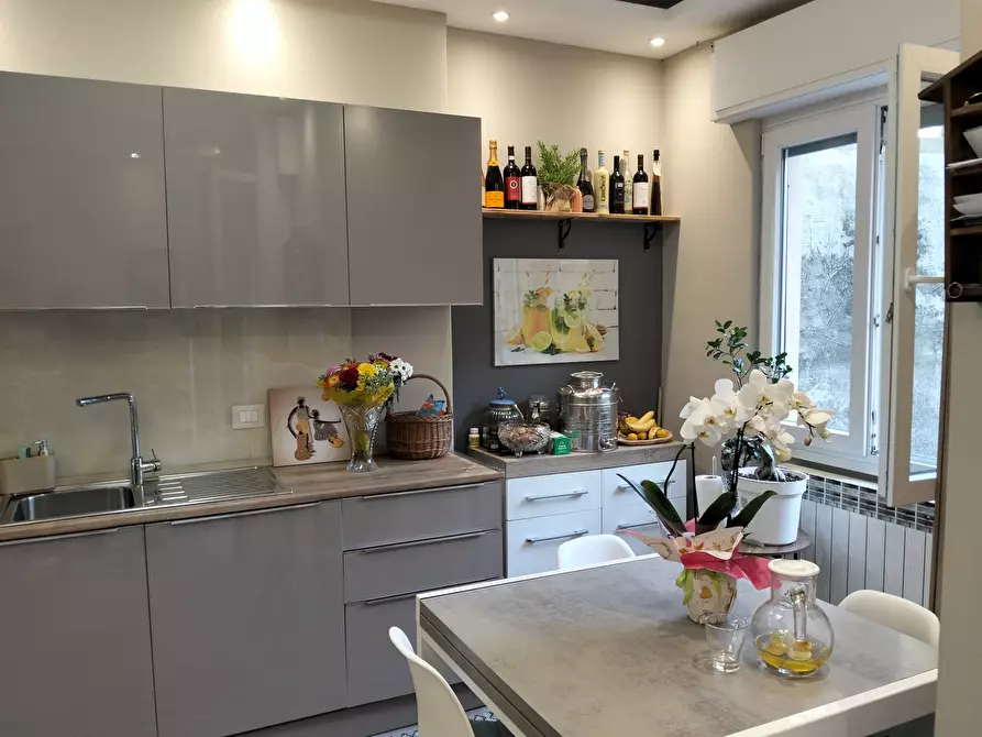 Immagine 2 di Appartamento in vendita  a San Remo