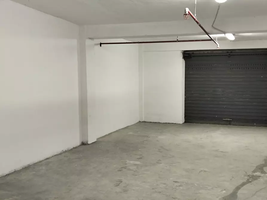 Immagine 4 di Garage in vendita  in Via Aurelia Levante 11 a Taggia