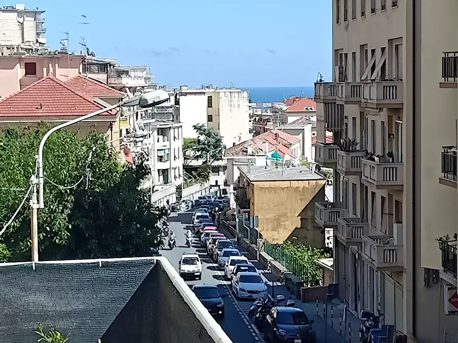 Immagine 1 di Bilocale in vendita  a San Remo