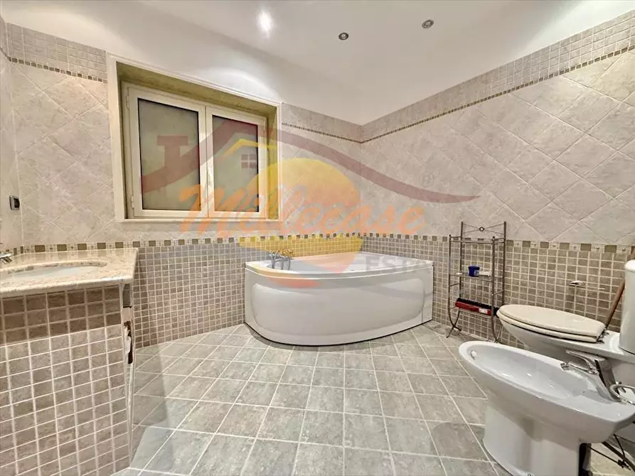 Immagine 2 di Pentalocale in vendita  in VIA OZANAM a Siracusa