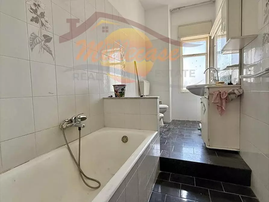 Immagine 9 di Pentalocale in vendita  in VIA MASCALUCIA a Siracusa