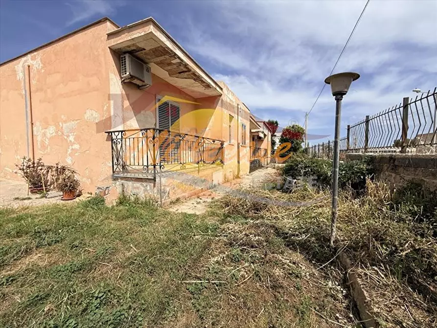 Immagine 1 di Villa in vendita  in Viale Edoardo Garrone a Siracusa