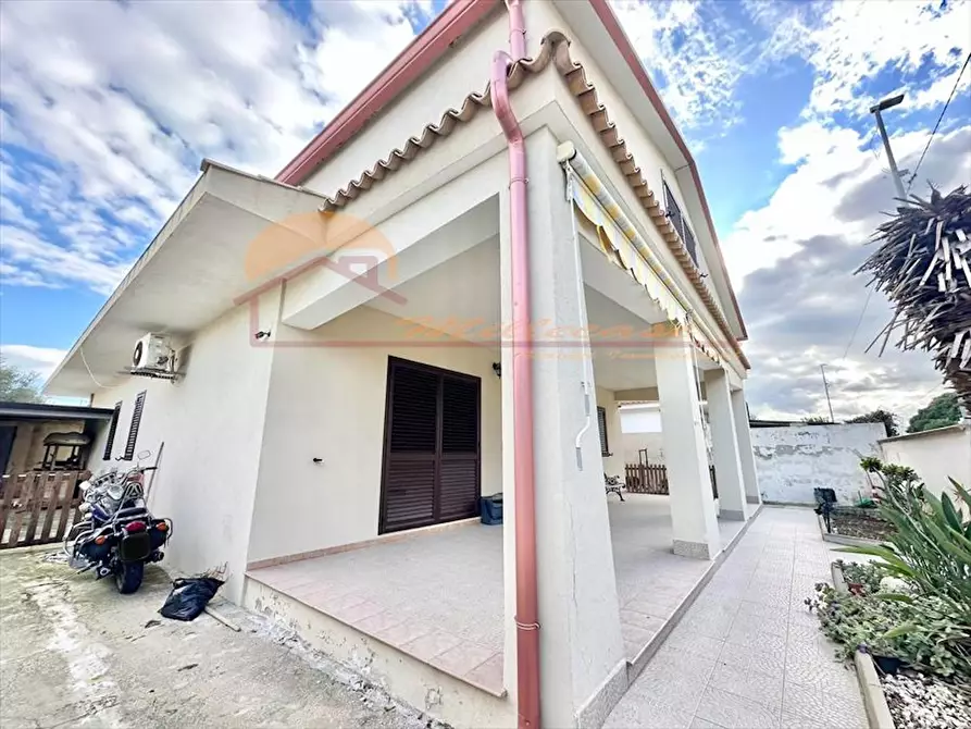 Immagine 1 di Villa in vendita  in Via Luigi Maria Monti a Siracusa