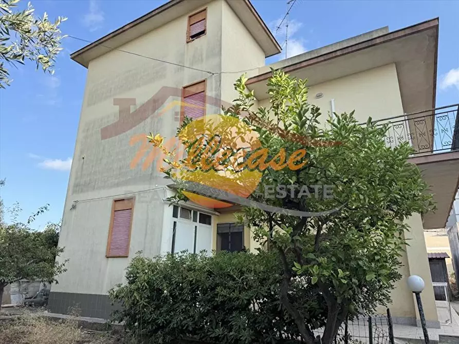 Immagine 3 di Villa in vendita  in Via Franca Maria Gianni a Siracusa