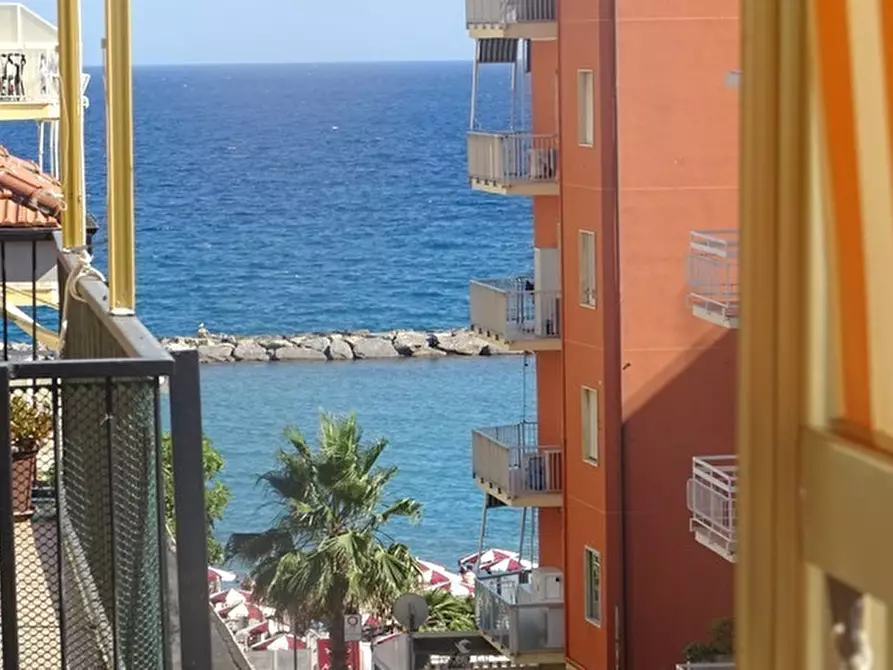 Immagine 1 di Bilocale in vendita  in Via Sicilia 9 a San Bartolomeo Al Mare