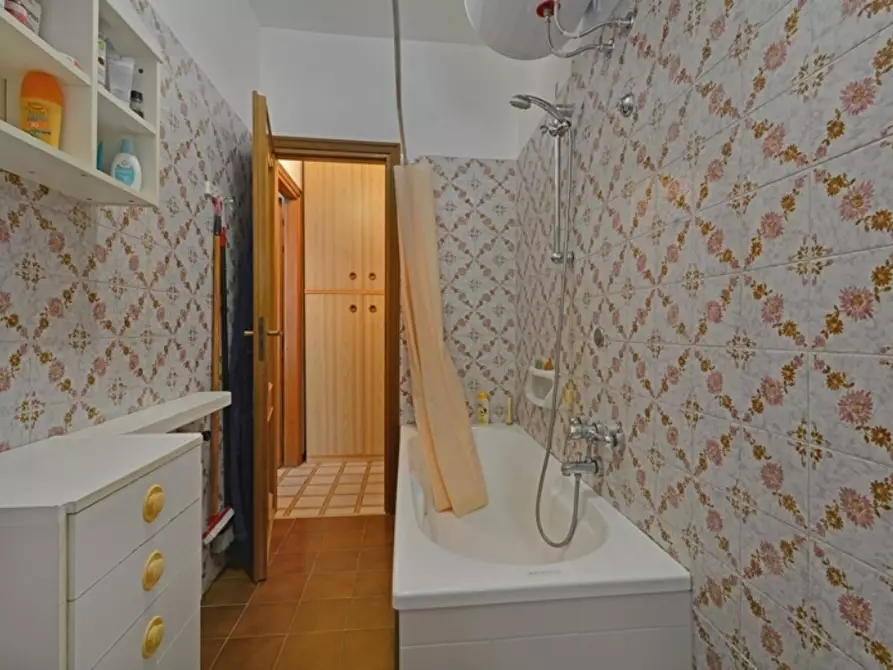 Immagine 21 di Bilocale in vendita  in Via Ischia 5 a San Bartolomeo Al Mare