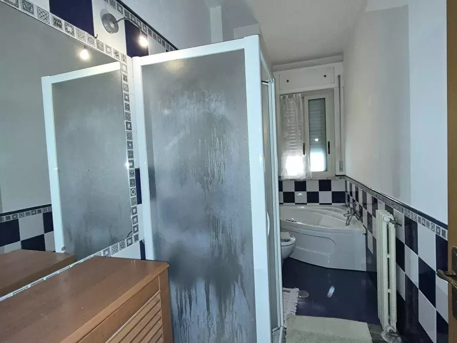Immagine 10 di Pentalocale in vendita  in Via Guglielmo Marconi 168 a Lamezia Terme