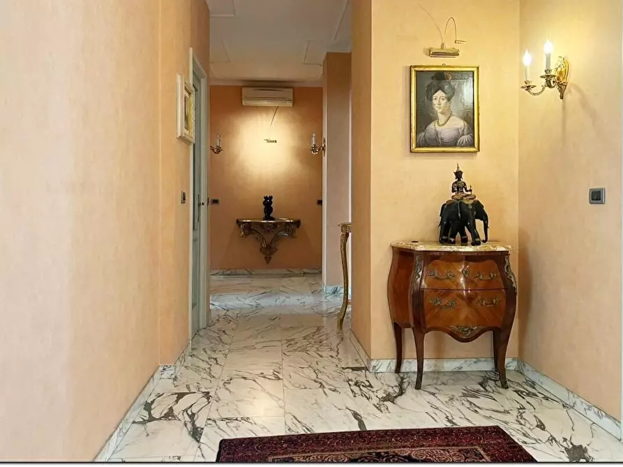 Immagine 2 di Pentalocale in affitto  a Torino