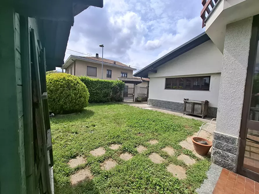 Immagine 3 di Villa in vendita  in Via Pasubio 2 a Volpiano