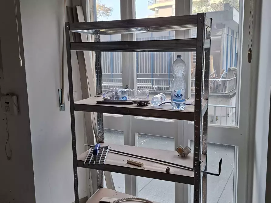 Immagine 10 di Locale commerciale in affitto  a Torino