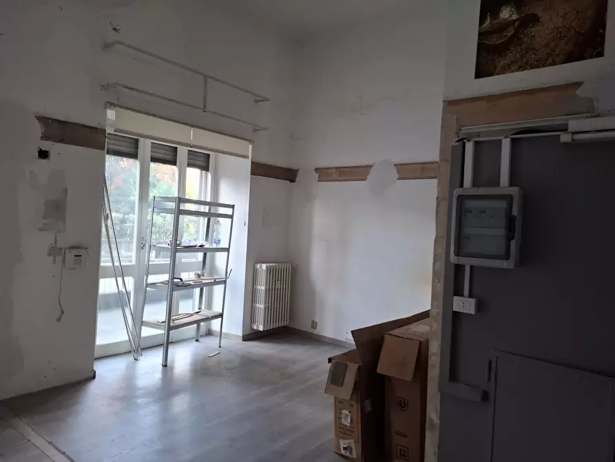 Immagine 12 di Locale commerciale in vendita  a Torino