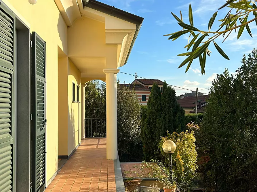 Immagine 2 di Casa indipendente in vendita  a Sarzana