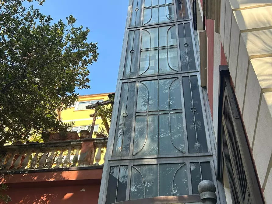 Immagine 9 di Pentalocale in vendita  a Sarzana