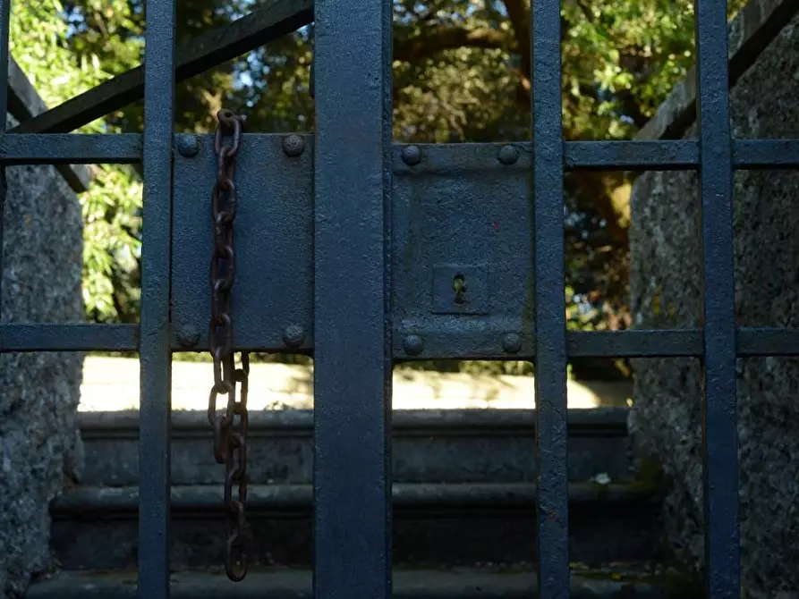 Immagine 46 di Villa in vendita  a Sarzana